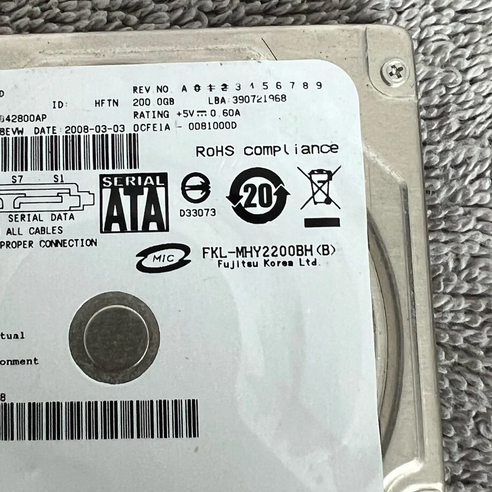 Fujitsu MHY2200BH pn: CA06889-B42800AP HTTM apple: 655-1410A 200GB 2.5 SATA 7416